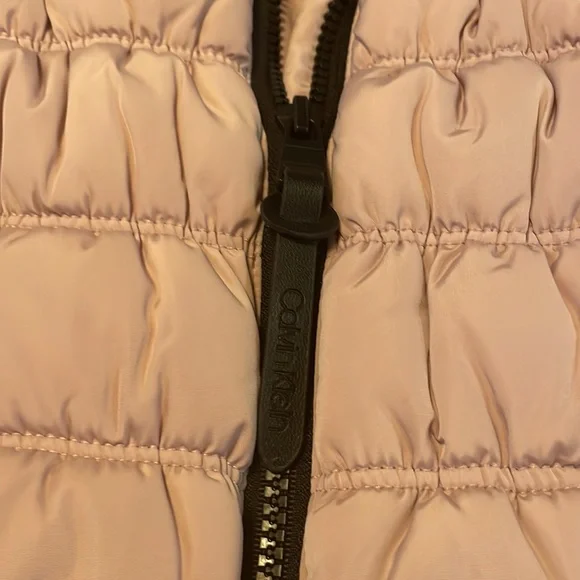 Calvin Klein Puffer Vest - Picture 7 of 9